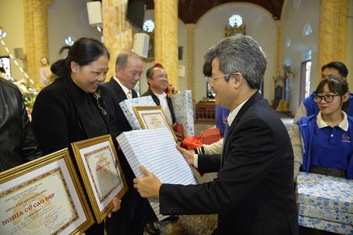 Tri ân 64 gia đình có người hiến giác mạc tại Nam Định