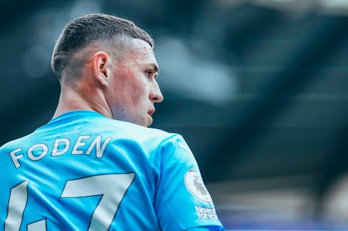 Foden càng hay, Pep thêm đau đầu