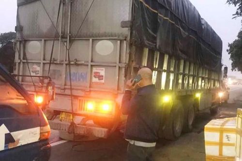 Tai nạn giao thông mới nhất 1/1/2024:Xe tải rơi bánh làm 2 cháu nhỏ tử vong