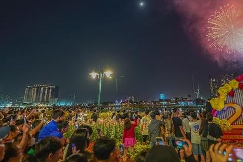 Người dân cả nước chào đón năm mới 2024 với nhiều niềm tin, kỳ vọng