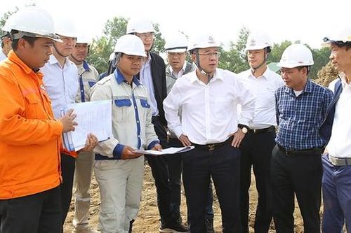 Động viên các đơn vị thi công xuyên Tết dự án đường dây 500kV mạch 3
