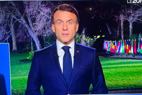 Tổng thống E. Macron: 2024 sẽ là năm đầy quyết tâm của nước Pháp