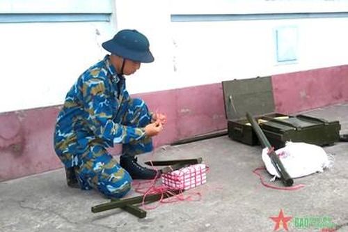 Chiến sĩ người Tày vượt khó