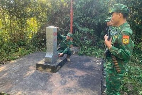 Tuần tra bảo vệ đường biên cột mốc dịp Tết Dương lịch 2024