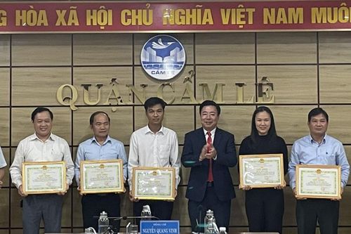 Quận Cẩm Lệ khen thưởng các tập thể, cá nhân làm tốt công tác giải phóng mặt bằng