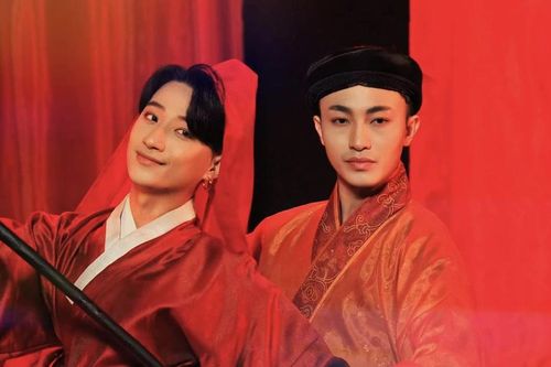 Adam Lâm trở lại với MV 'Pháo hoa'