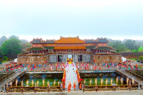 Tái hiện Lễ ban lịch đầu năm mới triều Nguyễn tại cố đô Huế