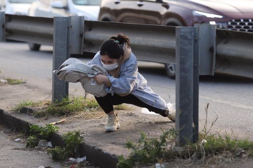 Cửa ngõ phía Nam Hà Nội ùn tắc, người dân 'thoát thân' khỏi cao tốc
