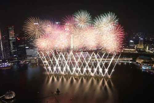 Khoảnh khắc châu Á tưng bừng bước sang năm mới 2024