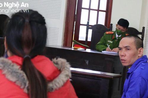 Khi cơm sôi lại thêm lửa...