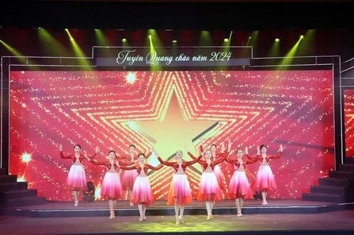 Tỉnh Tuyên Quang chào đón Năm Mới 2024 với khát vọng thịnh vượng
