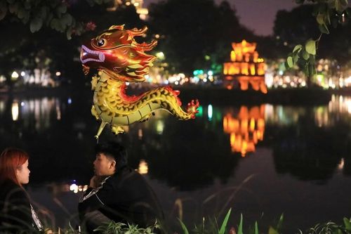 Người dân cả nước chào đón Năm Mới 2024 với nhiều khát vọng