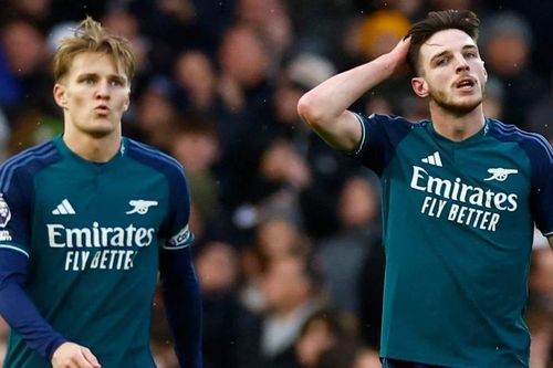 Premier League: Thua liên tiếp, Arsenal ngày càng xa ngôi đầu bảng