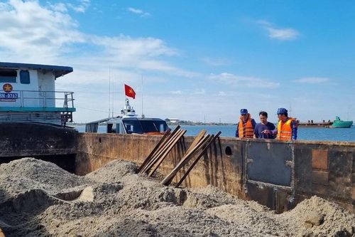 Bộ Tư lệnh Vùng Cảnh sát Biển 1 tạm giữ 400m3 cát không rõ nguồn gốc