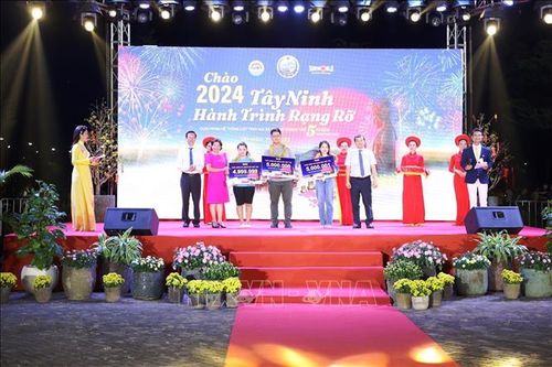 Núi Bà Đen đón vị khách thứ 5 triệu