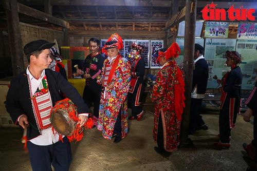 Nghi thức tâm linh huyền bí trong lễ hội Cầu mùa của người Dao đỏ