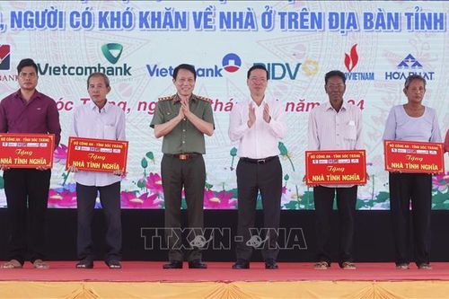 Chủ tịch nước dự lễ tổng kết xây dựng 1.200 căn nhà cho người nghèo ở tỉnh Sóc Trăng