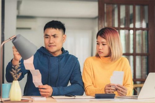 Về quê chơi Tết dương lịch, chồng bắt tôi mua 20 triệu tiền quà biếu