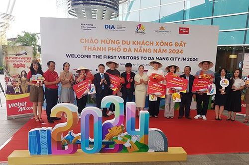 Du lịch Đà Nẵng chào đón các chuyến bay đầu năm mới
