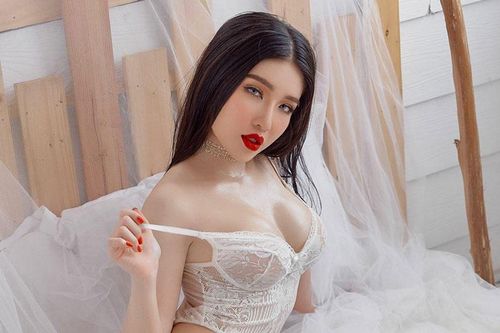 'Đứng hình' trước đường cong của hot girl Sài Thành