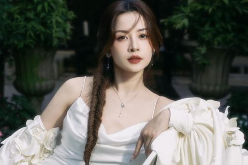 Chi Pu cùng người đặc biệt làm nên kỳ tích tại Trung Quốc fan muốn không tự hào cũng khó
