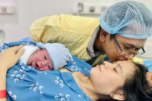 'Cưng xỉu' những em bé chào đời vào khoảnh khắc đầu tiên của năm 2024
