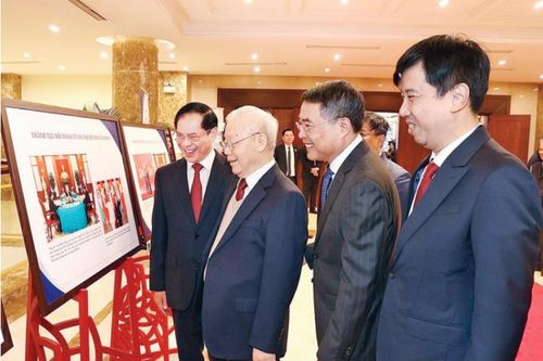 Việt Nam kiên định, vững vàng trong một thế giới đầy biến động