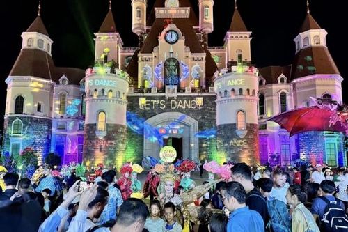 Dịp Tết Dương lịch 2024: Lượng khách tăng cao, doanh thu du lịch đạt gần 500 tỷ đồng
