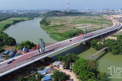 Giao thông 'đi trước mở đường', tăng cường lợi thế