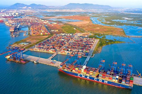 Kỳ vọng gì ở cổ phiếu GMD - Cảng Gemadept khi giá xếp dỡ container mới đã được thông qua?