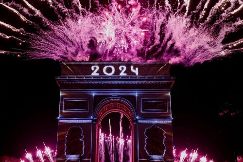 Những màn pháo hoa mãn nhãn chào năm 2024 trên thế giới