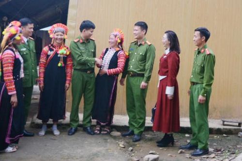 Giữ mãi màu xanh cho Mường Tè (bài 1)