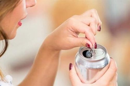 Bé có nguy cơ bị tự kỷ nếu mẹ uống nhiều nước ngọt ăn kiêng trong thai kỳ