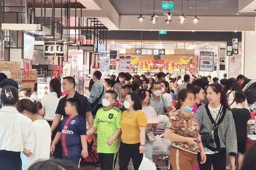 Hà Nội: Trung tâm thương mại hút khách dịp nghỉ Tết Dương lịch