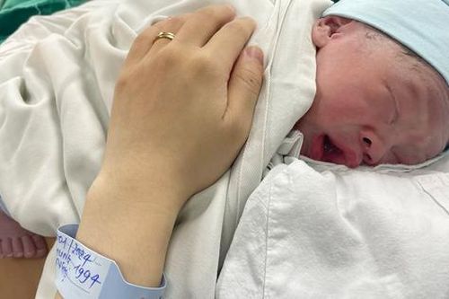 Hình ảnh đáng yêu của những em bé chào đời năm 2024