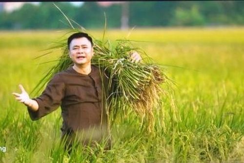 Chồng ca sĩ Giang Hồng Ngọc mời dàn 'sao' tên tuổi làm MV tặng quê hương