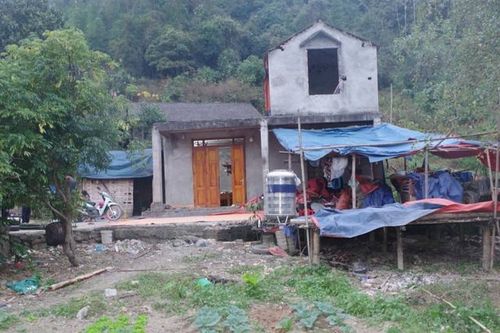 Có hơi men, chồng dùng dao chém vợ trọng thương
