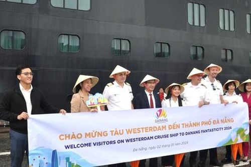 Du lịch miền Trung khởi sắc những ngày đầu năm