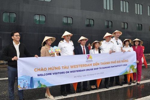 Đà Nẵng đón hơn 2.000 khách du lịch tàu biển đầu năm mới 2024