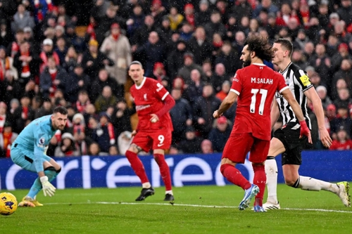 Tin thể thao hôm nay (2-1): Liverpool đánh bại Newcastle, Cristiano Ronaldo được vinh danh