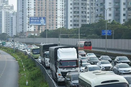 Hối hả trở lại thành phố sau nghỉ Tết Dương lịch