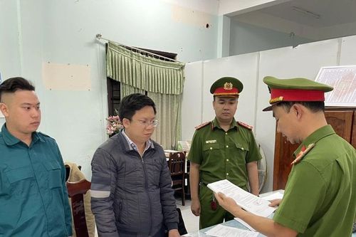 Bắt Giám đốc phòng giao dịch ngân hàng lừa đảo 14 tỷ đồng