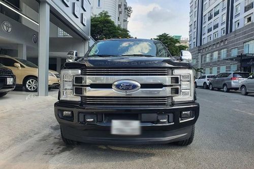Ford F-350 'khủng long' lên sàn xe cũ Việt, giá gần 4,7 tỷ đồng