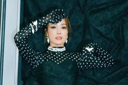 Hai ngôi sao giải trí nước ngoài chọn diện đầm của nhà thiết kế Đỗ Mạnh Cường