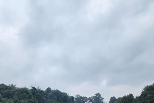 Hàng nghìn người đổ về Thác Bản Giốc dịp Tết Dương lịch