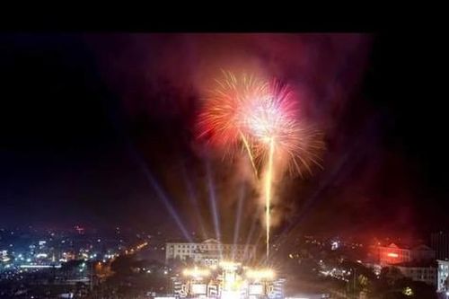 Vì sao màn pháo hoa trong đêm Countdown ở Hà Tĩnh chỉ kéo dài 1 phút?