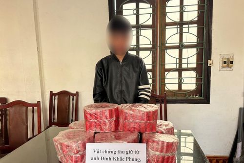 Bắt giữ đối tượng tàng trữ pháo chơi Tết