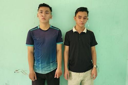 Hai thanh niên tàng trữ, mua bán pháo nổ
