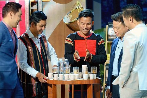 'Cá mập' rượt đuổi gay cấn trước start-up sản xuất cà phê ở Shark Tank