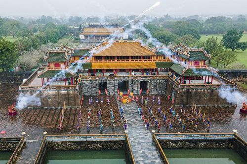Tái hiện lễ Ban sóc Triều Nguyễn trên sân khấu